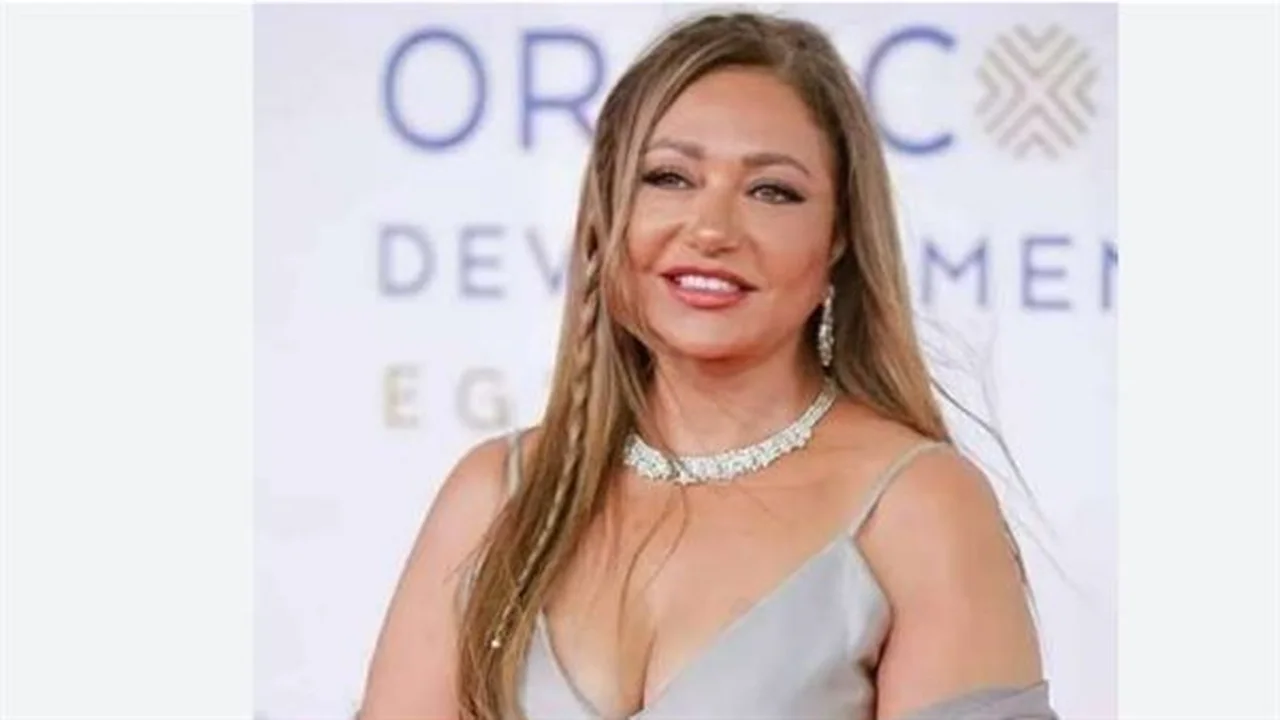 إطلالة عائلية.. ليلى علوي تثير التفاعل استعداداً لتقديم موسم سينمائي مرتقب ومميز